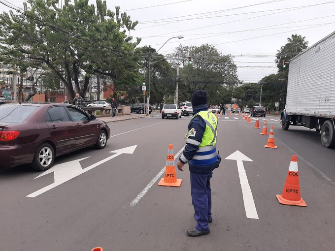 Trânsito Avenida Praia de Belas