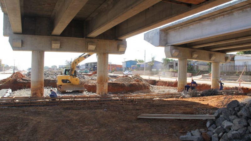 Construção de viaduto ERS-118