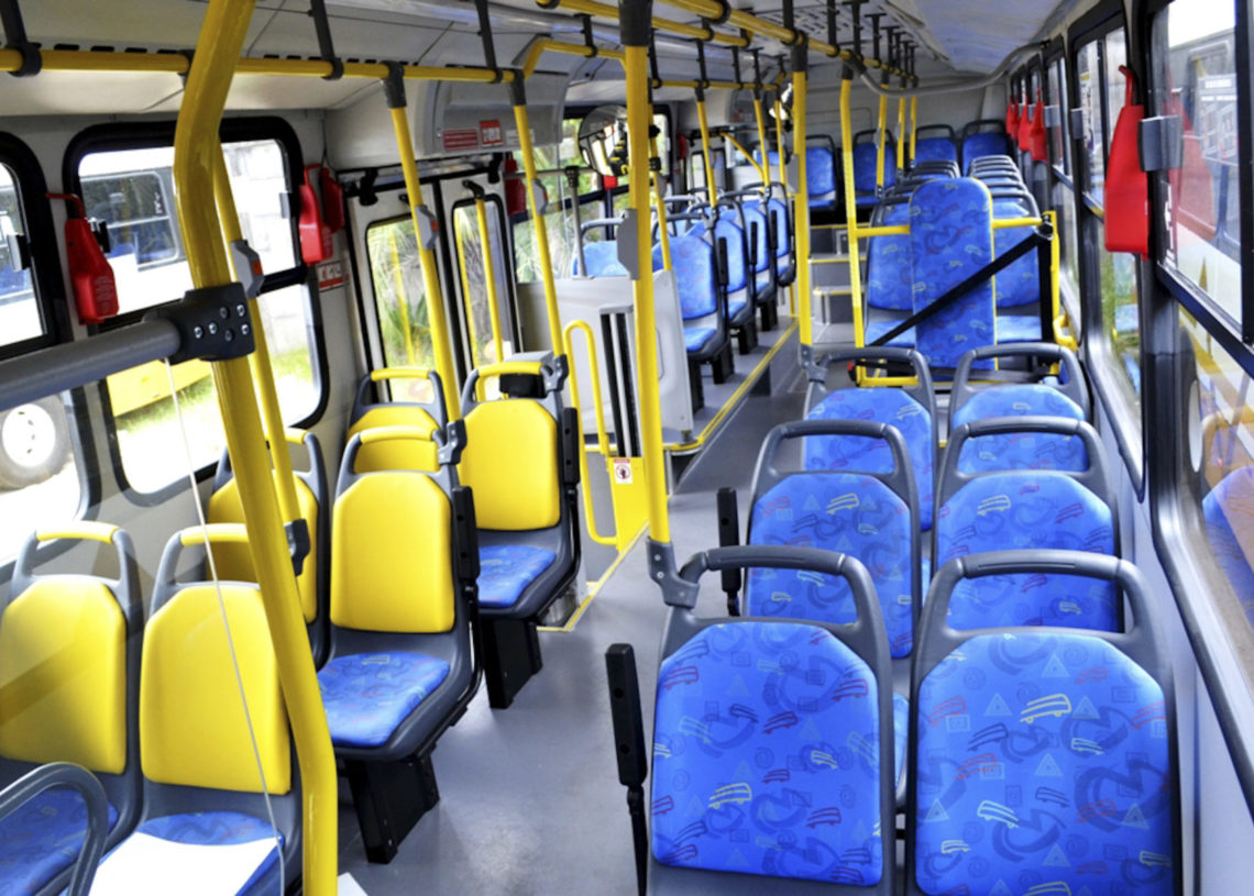 Interior ônibus Transporte metropolitano