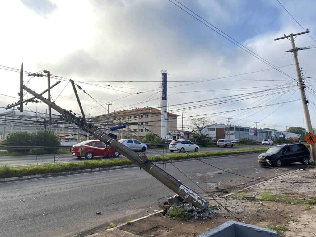 Poste caído