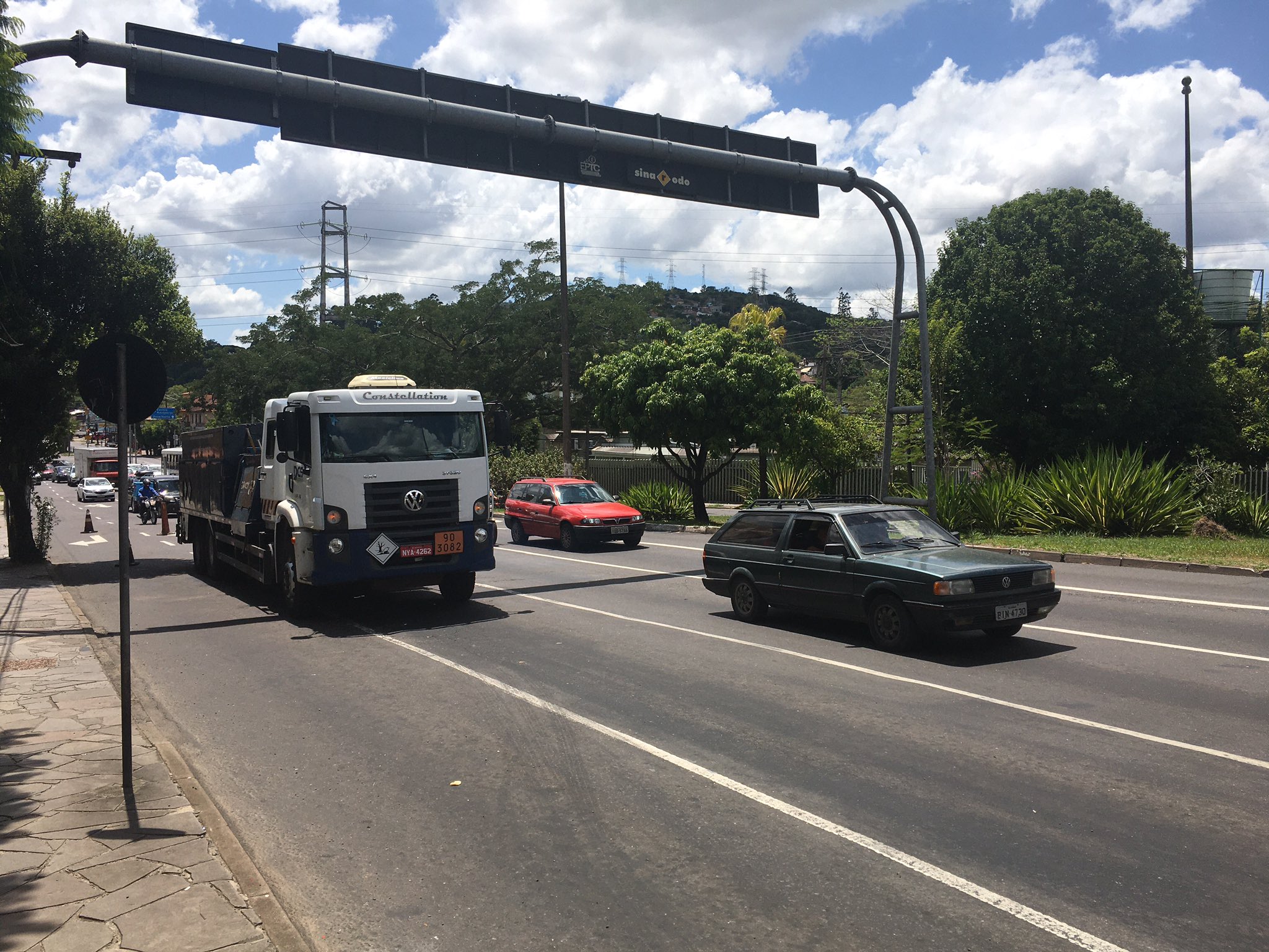 Caminhão com problemas Carvalho