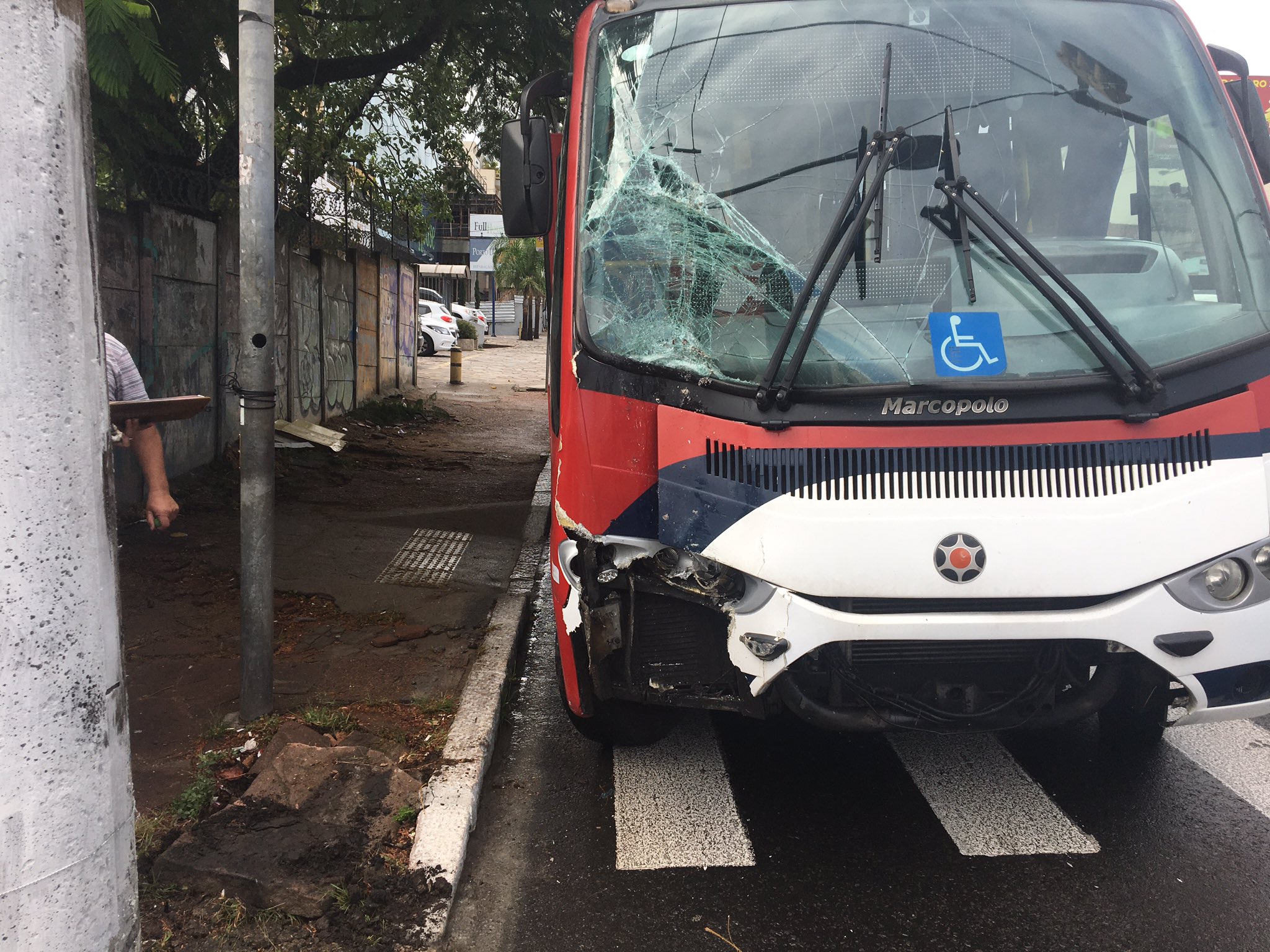 Ônibus que bateu