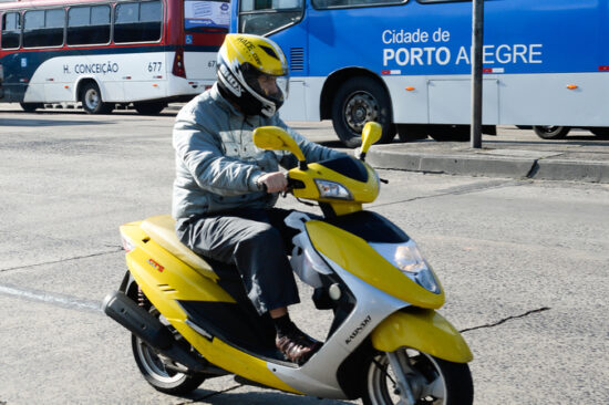 Mototáxi avenida guaíba motocicleta viaduto da conceição