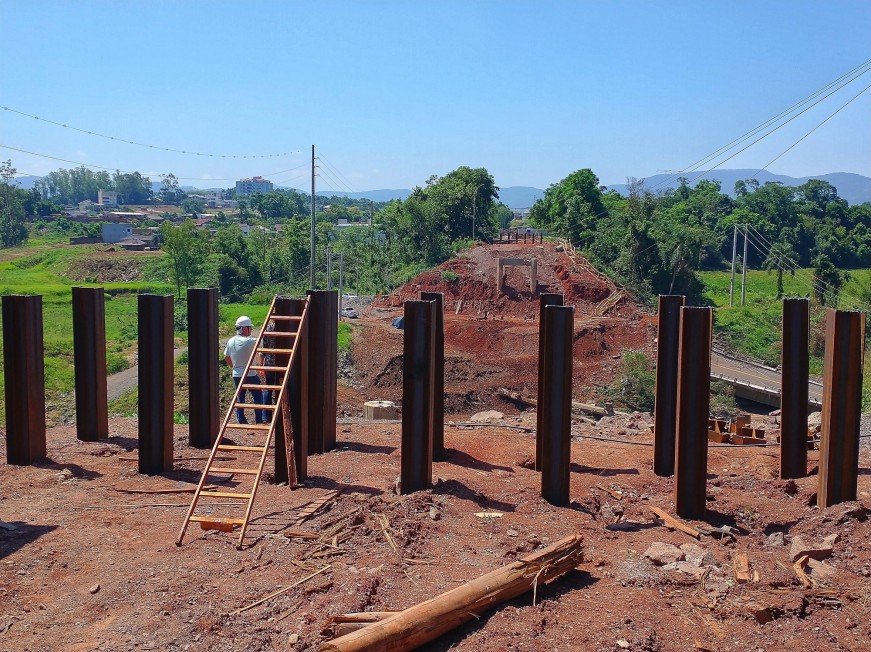 Obra do aterro da rampa