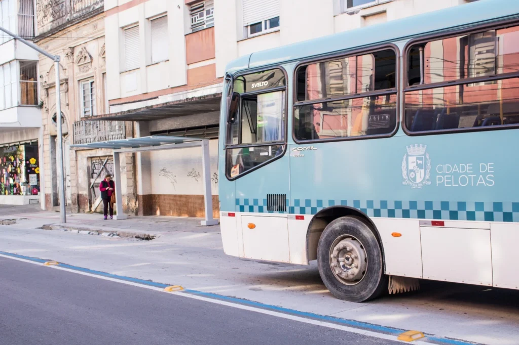 Linhas Cruzeiro e Parque Una ônibus pelotas