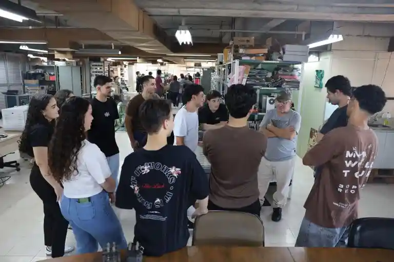 Trensurb recebe estudantes de Eletrotécnica do IFSul Pelotas