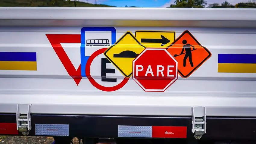 placas educativas voltadas a motociclistas