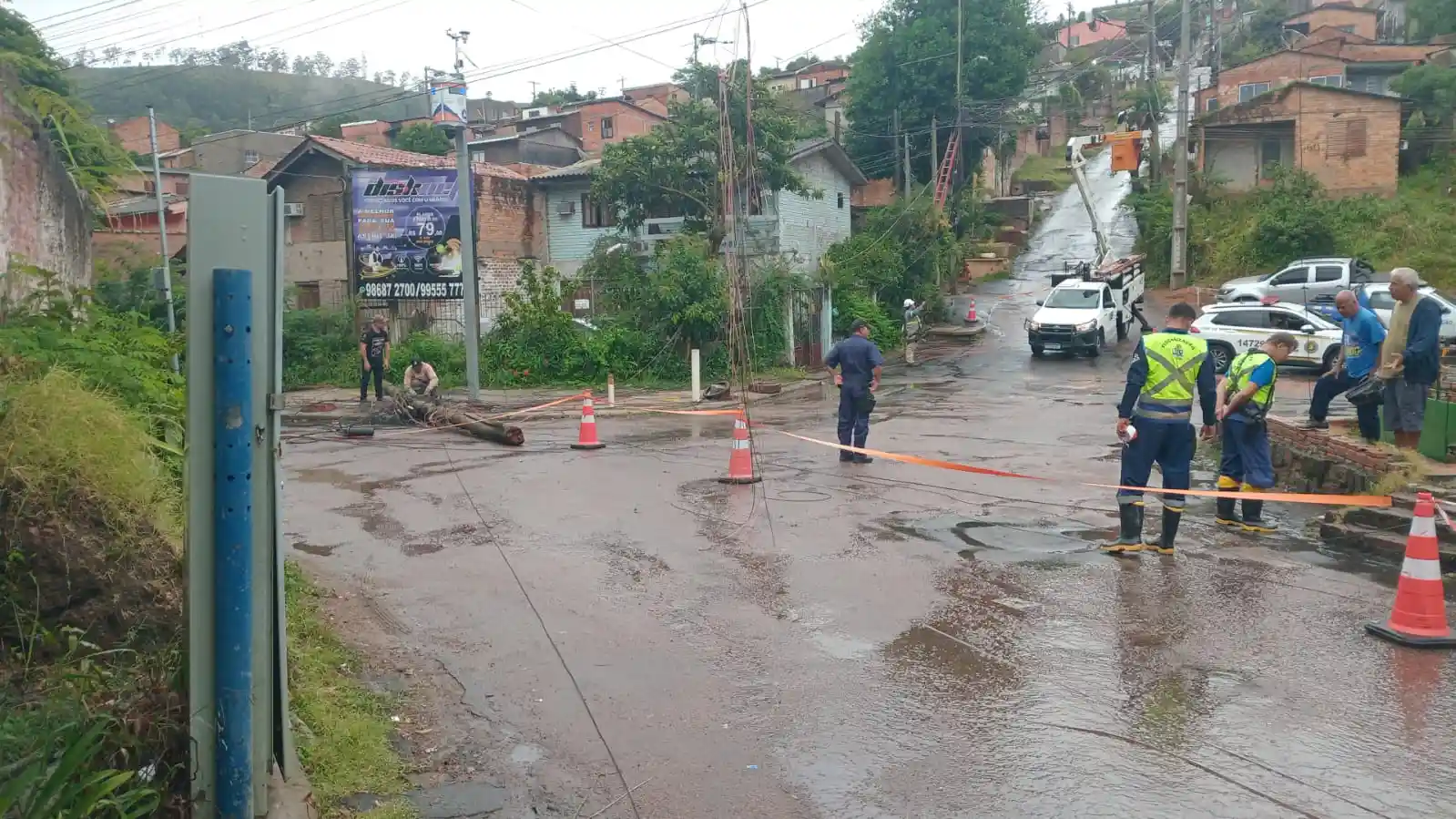 queda de postes na Rua da Represa