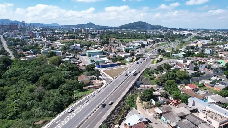 Passagem inferior na BR-287