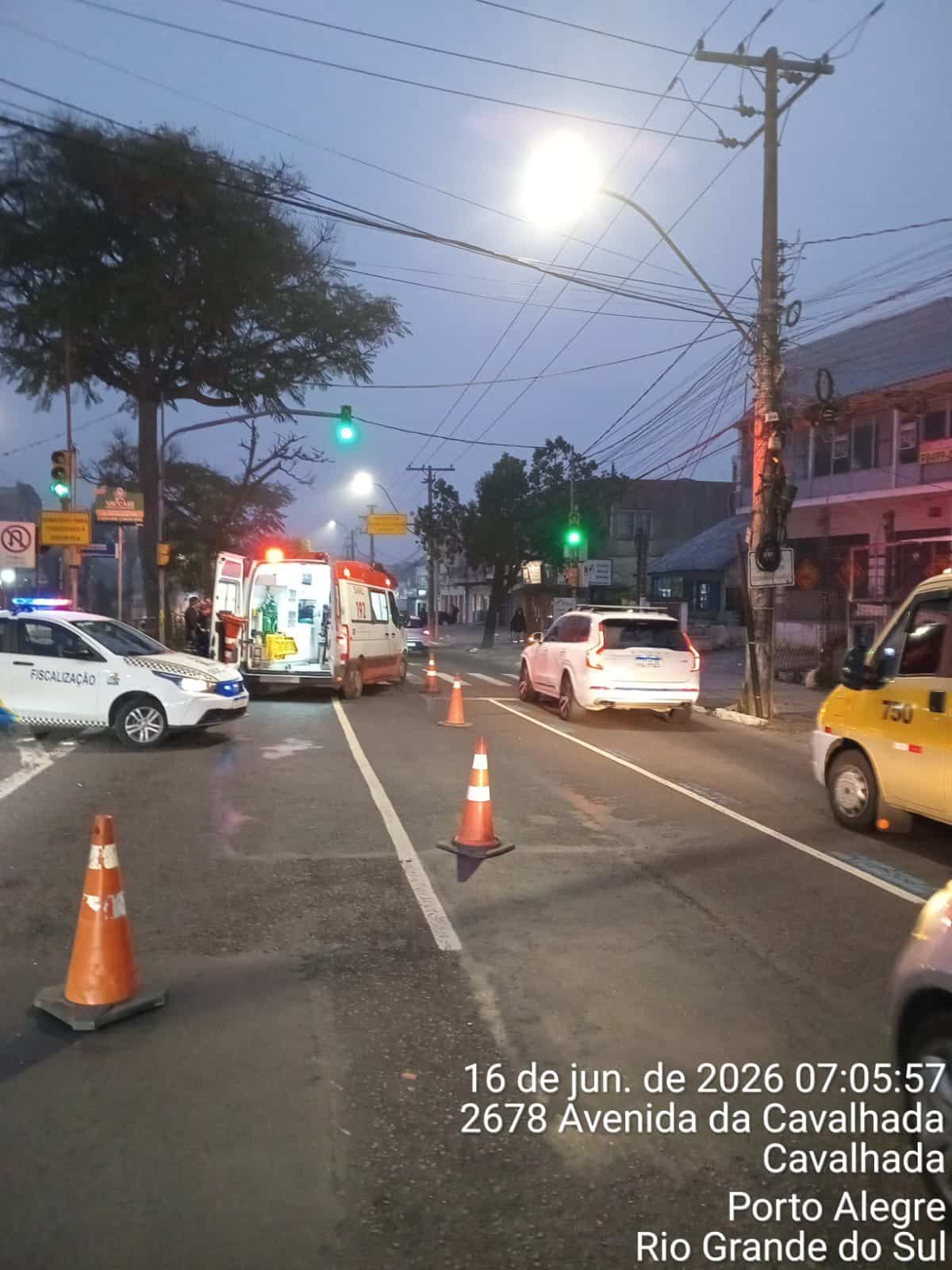 atropelamento por carro avenida da cavalhada