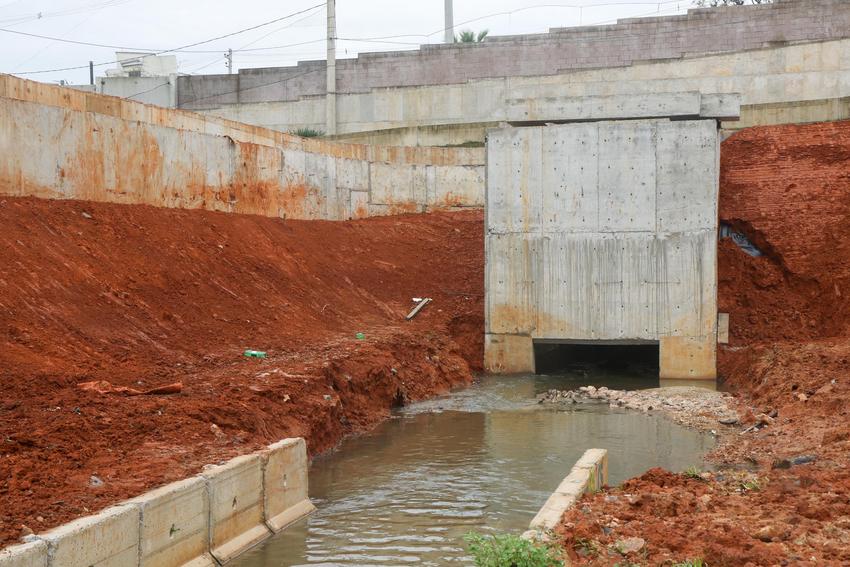 obras de drenagem do Distrito